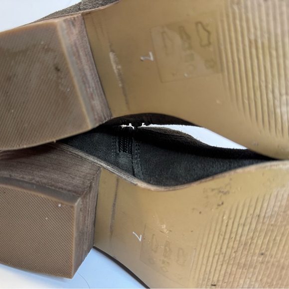 Steve Madden sage green Ankle Bootie with Suede Finish and stars S1.2 - Picture 12 of 14